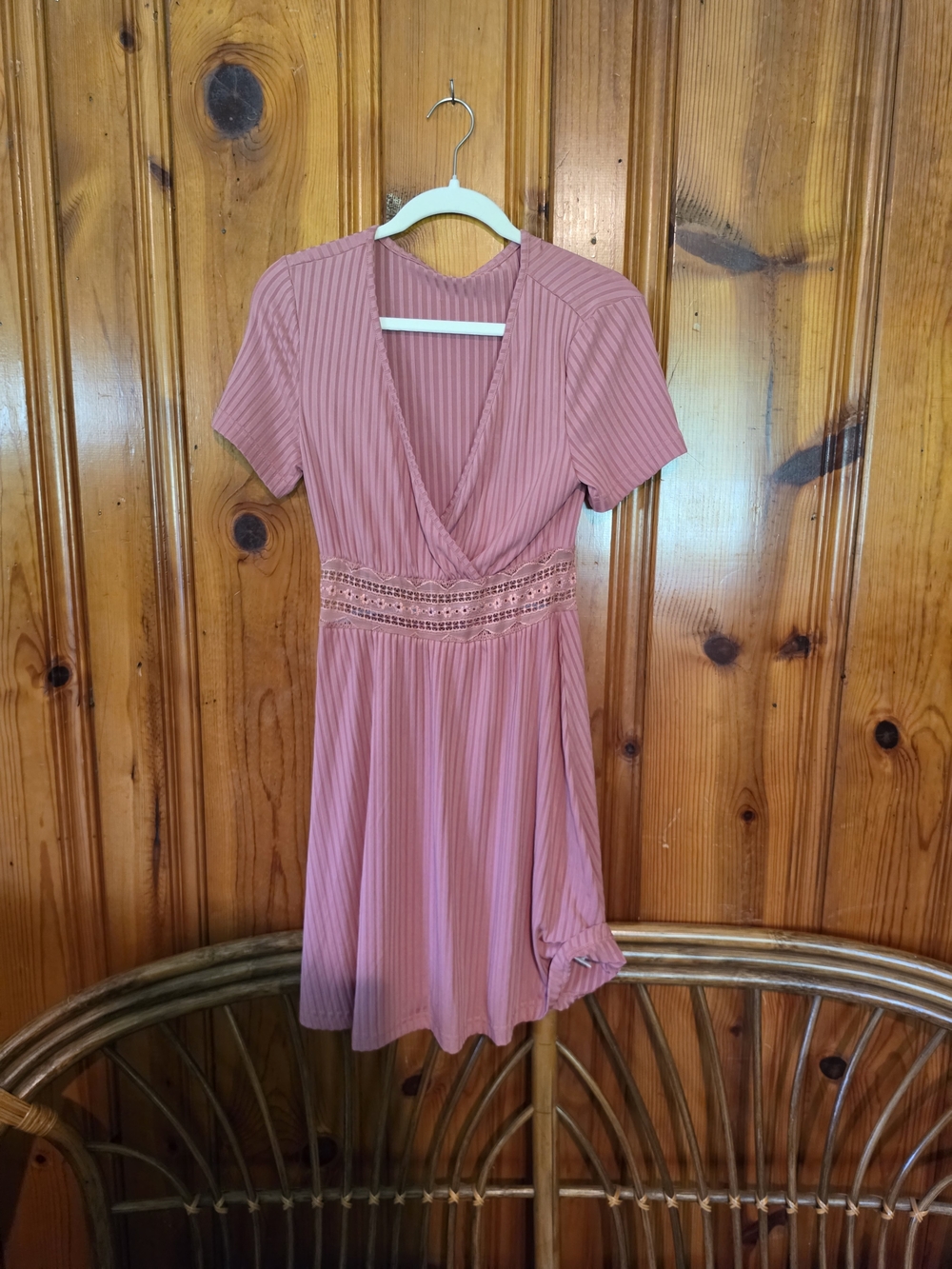 V-Neck Short Sleeve Dress in Dusty Rose with Lace Waist
